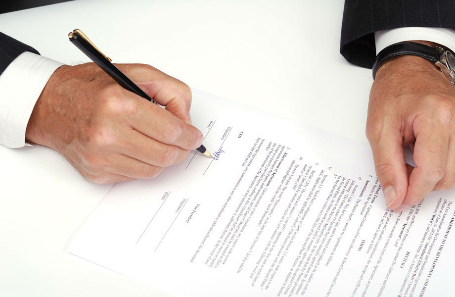 Contrato de exclusividade e ficha de visita