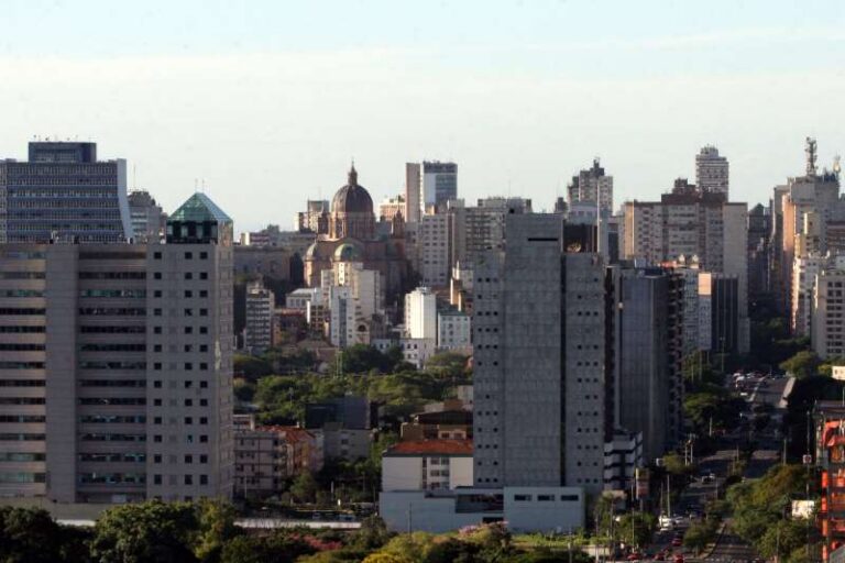 Preço médio dos imóveis sobe 0,02% em abril em nove capitais, diz Abecip