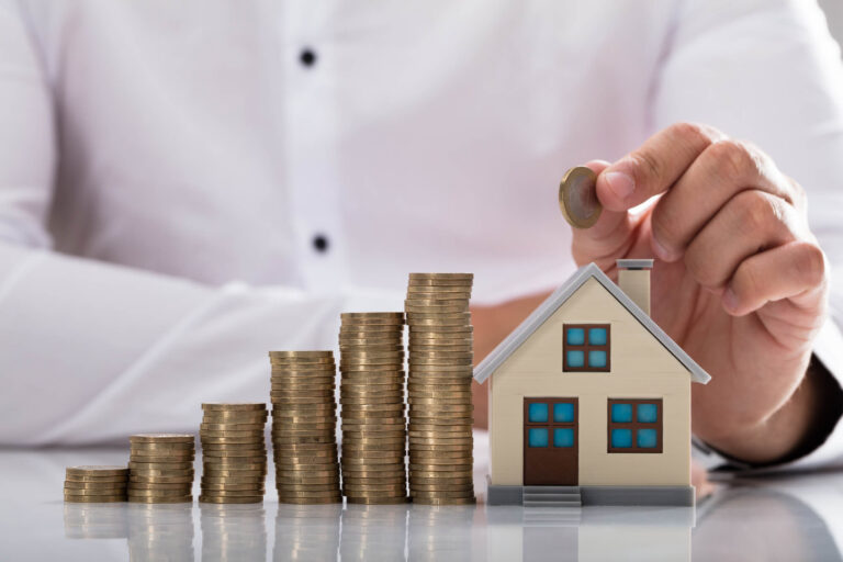 Queda da taxa Selic e mudanças no sistema de financiamento aquecem venda de imóveis